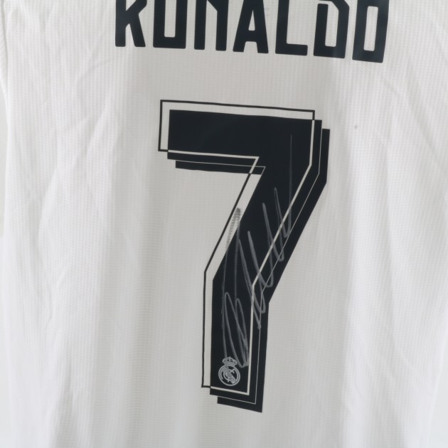 FAN+  CRISTIANO RONALDO SIGNED REAL MADRID JERSEY