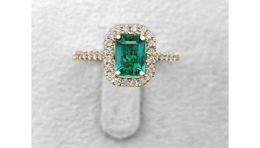 1.06 Carat Natural Emerald and 0.30 Ct Diamonds 14K Yellow Gold Ring