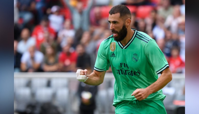 Benzema's Official Real Madrid Signed Shirt, 2018/19 - CharityStars