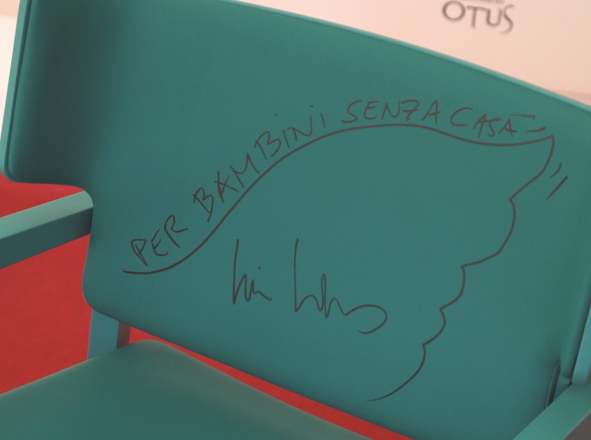 Offset Montbel armchair signed by the artists during the Venice Film Festival 2016, among all Bellucci, Watson and Wenders