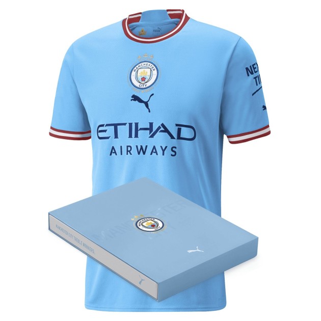 Maglia commemorativa dei vincitori del Treble del Manchester City