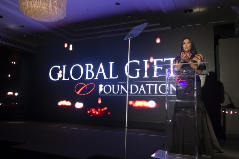 Meet Victoria Beckham and Eva Longoria at Global Gift Gala
