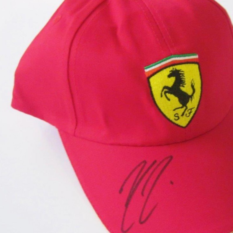 Cappellino Ferrari autografato da Alonso e Raikkonen