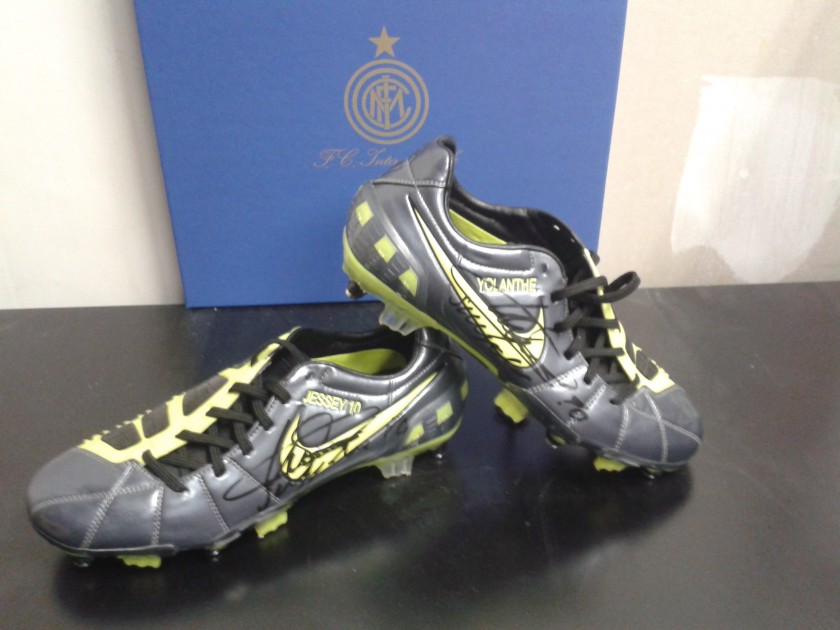 Sneijder match worn boots with Inter FC, customized, signed
