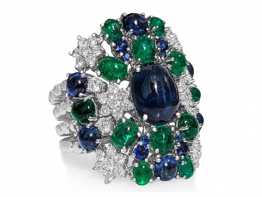 8.68 Carat Sapphire, 3.82 Ct Emerald and 1.27 Ct Diamonds 18K White Gold Ring