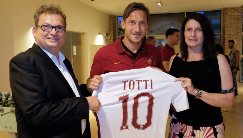 Watch Chievo-Roma from VIP Seats and Receive Totti's Match-Issued Shirt