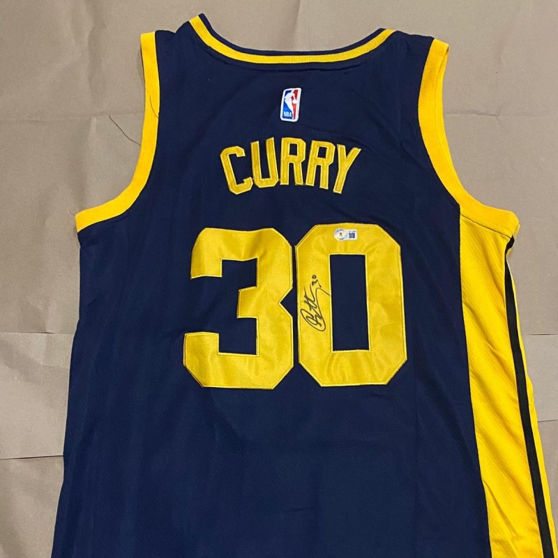 Maglia autografata di Stephen Curry dei Golden State Warriors 2023/24