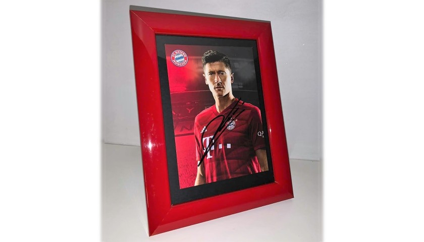 Robert Lewandowski Signed Postcard