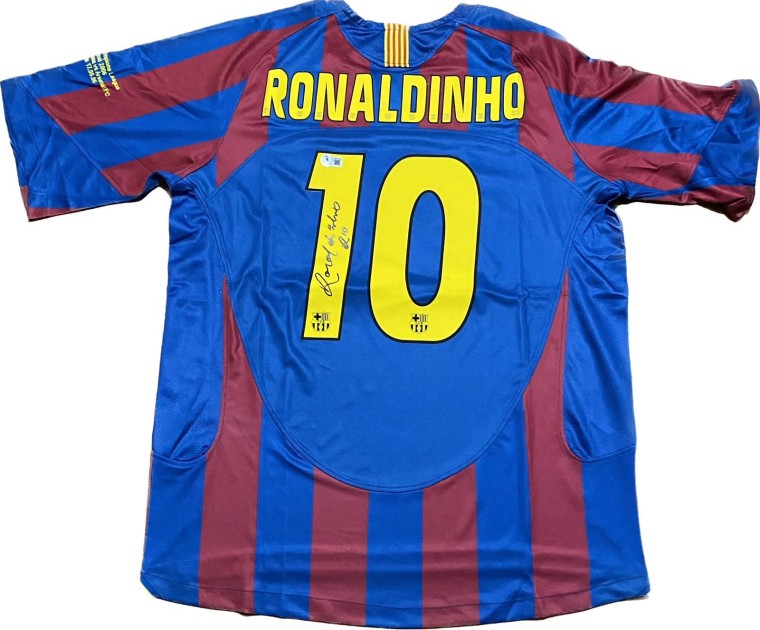 Maglia replica firmata di Ronaldinho per il Barcellona 2005/06