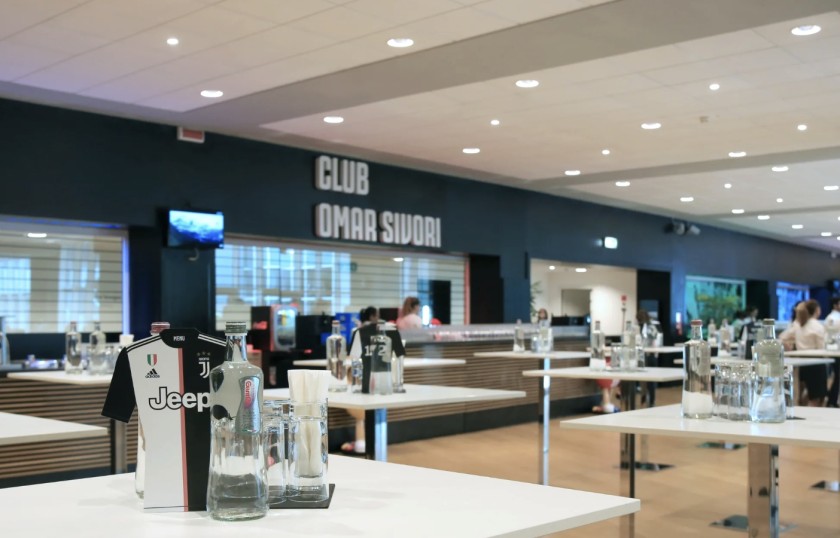UEFA Champions League - Due Biglietti + Hospitality per Juventus vs Sporting Lisbona presso l'Allianz Stadium di Torino