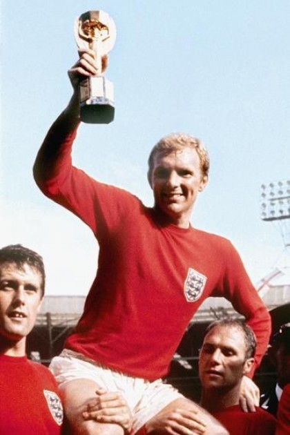 Bobby Moore Signed England's 1966 World Cup Winning Captain Display