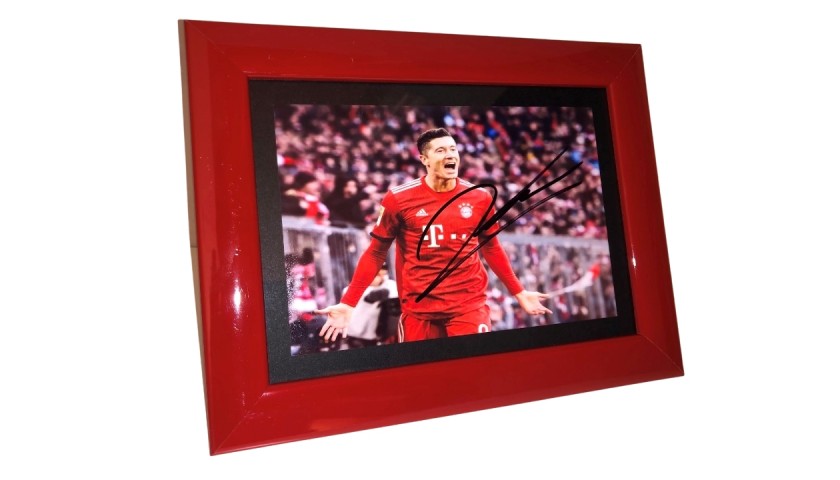 Robert Lewandowski Signed Photograph