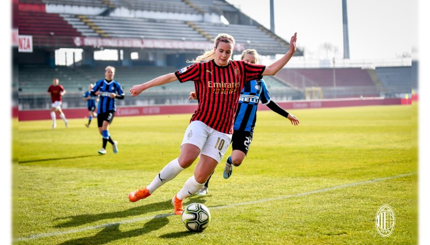 Berglind Þorvaldsdóttir will Give You the Shirt She Wore for the Milan Derby