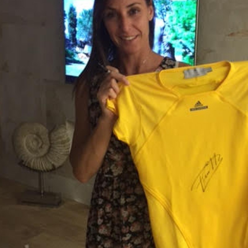 Tennis T-shirt signed by Flavia Pennetta