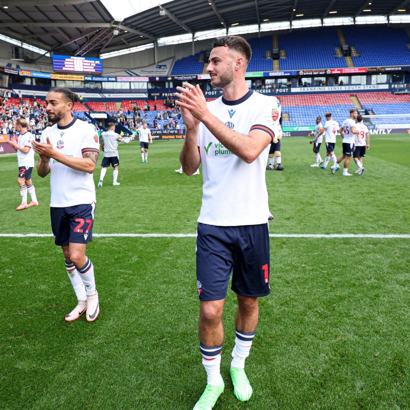 Maglia firmata di Aaron Collins del Bolton Wanderers contro il Reading