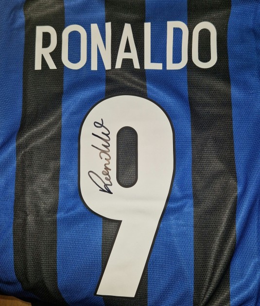 Maglia da Calcio Ronaldinho Barcellona - Autografata e Incorniciata -  CharityStars