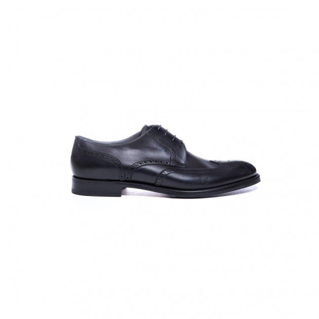 Moreschi black shoes in calfskin