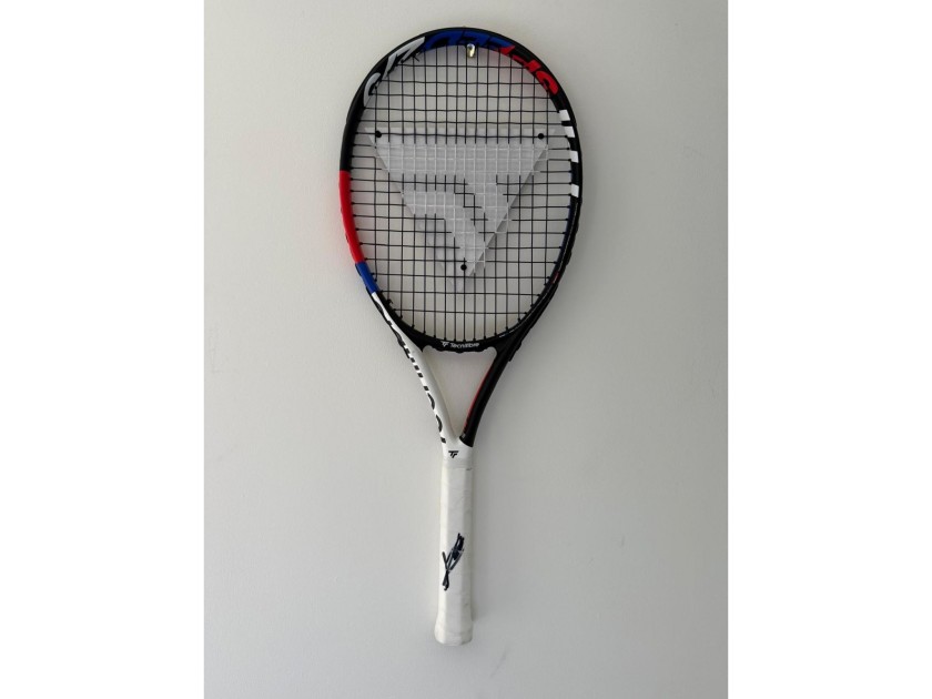 Racchetta da tennis firmata da Alexander Bublik