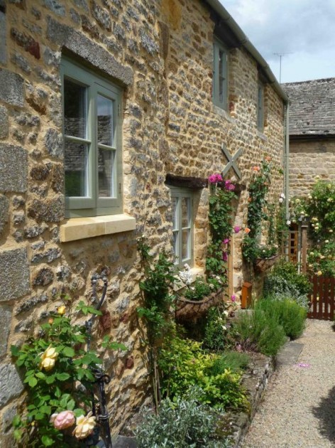 A Weeks Stay at Rose Cottage, Cotswolds