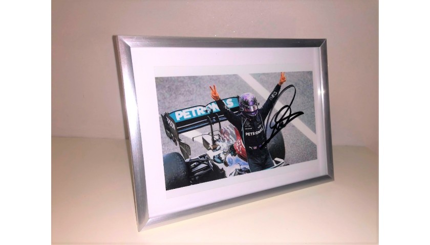 Fotografia autografata da Lewis Hamilton