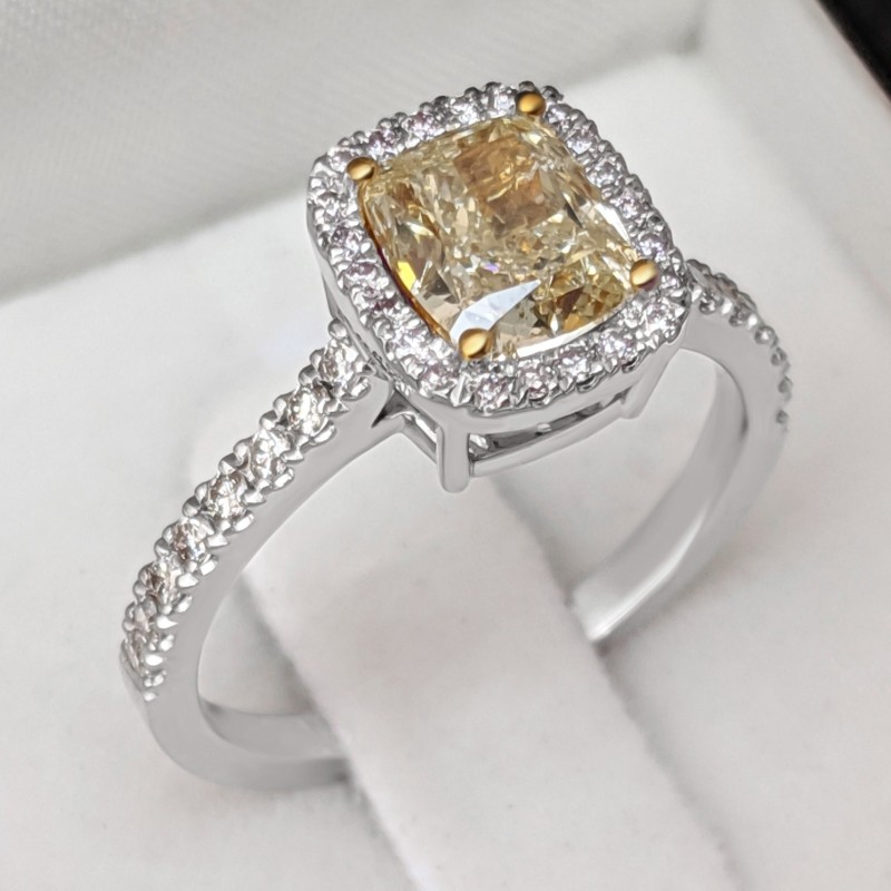 Anello in oro bianco e giallo 18 carati con diamante Fancy da 1,99 t.w.