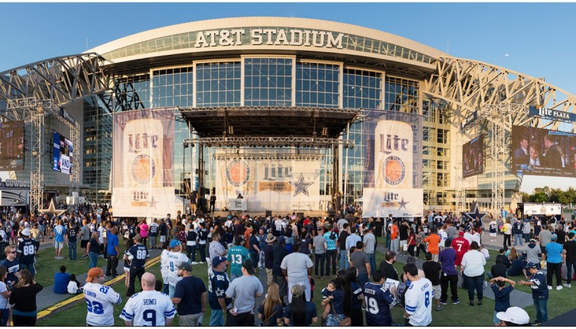 Meet the Dallas Cowboys and Attend a Game for Two - CharityStars