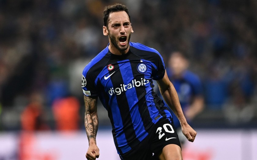 Calhanoglu Official Inter Signed Shirt, 2022/23 