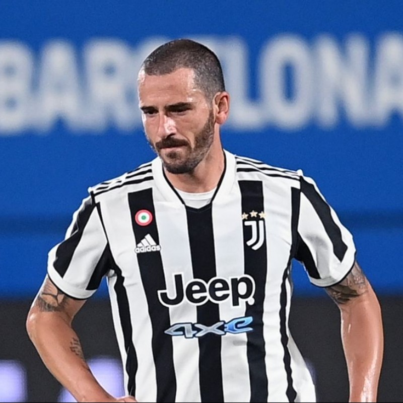 Bonucci's Juventus Signed Match Shirt, 2021/22