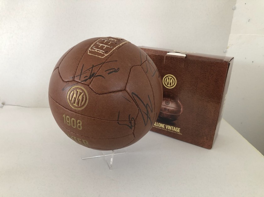 Inter's Official Football, 2024/25 - Signed by the Squad