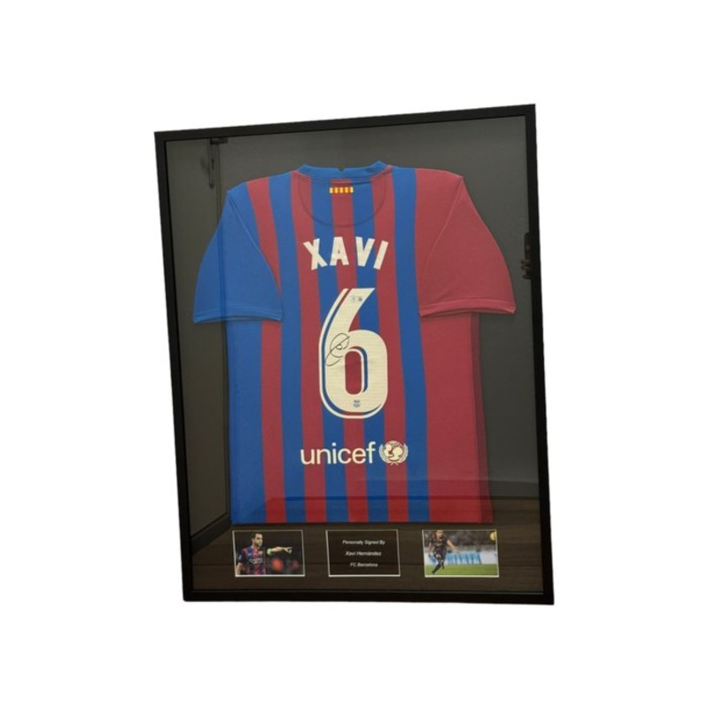 Camicia FC Barcelona 2021/22 di Xavi firmata e incorniciata
