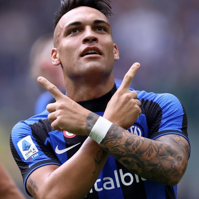 Lautaro Official Inter Signed Shirt, 2022/23 - Signed by the squad