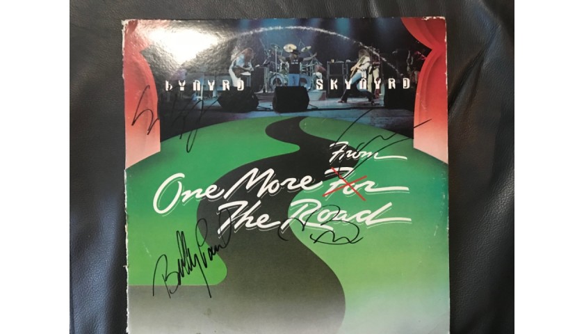 Roger Taylor of Queen Signed 'Greatest Hits' Vinyl LP - CharityStars