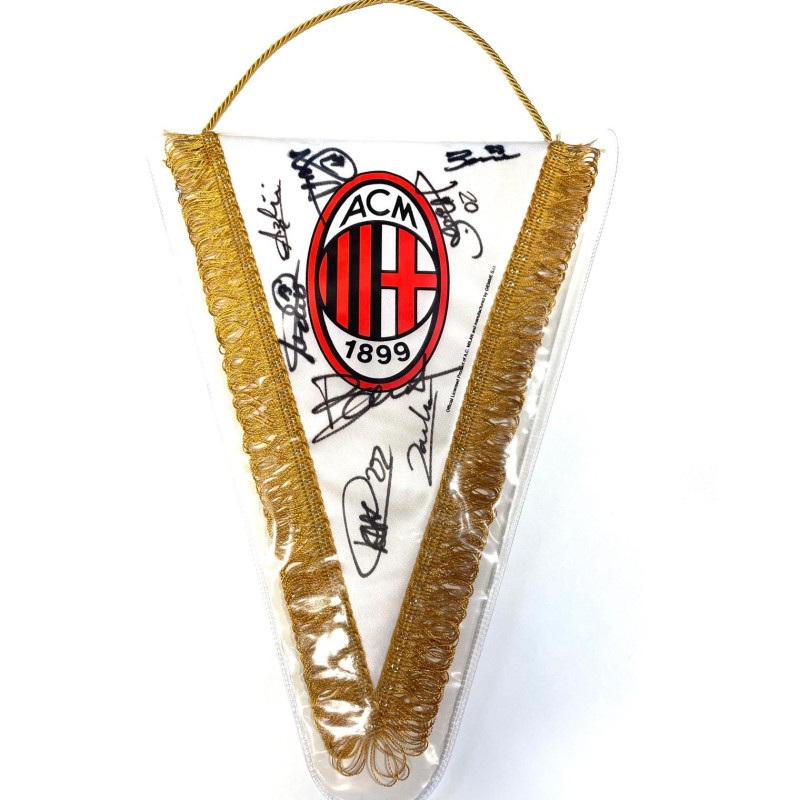 Gagliardetto ufficiale Milan 2013/14 - Autografato