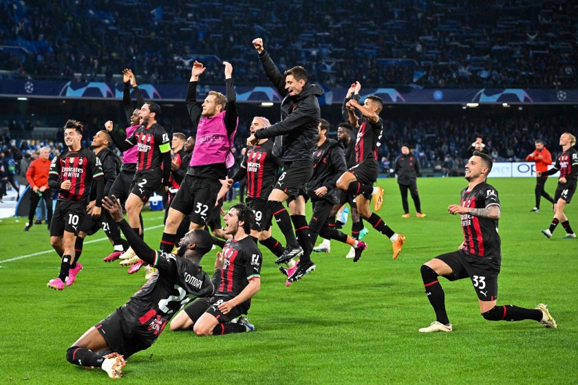 Official AC Milan Bag - Signed by the Players