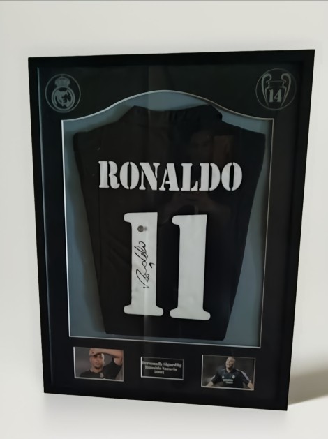 Maglia del Real Madrid 2002/03 firmata e incorniciata di Ronaldo Nazario