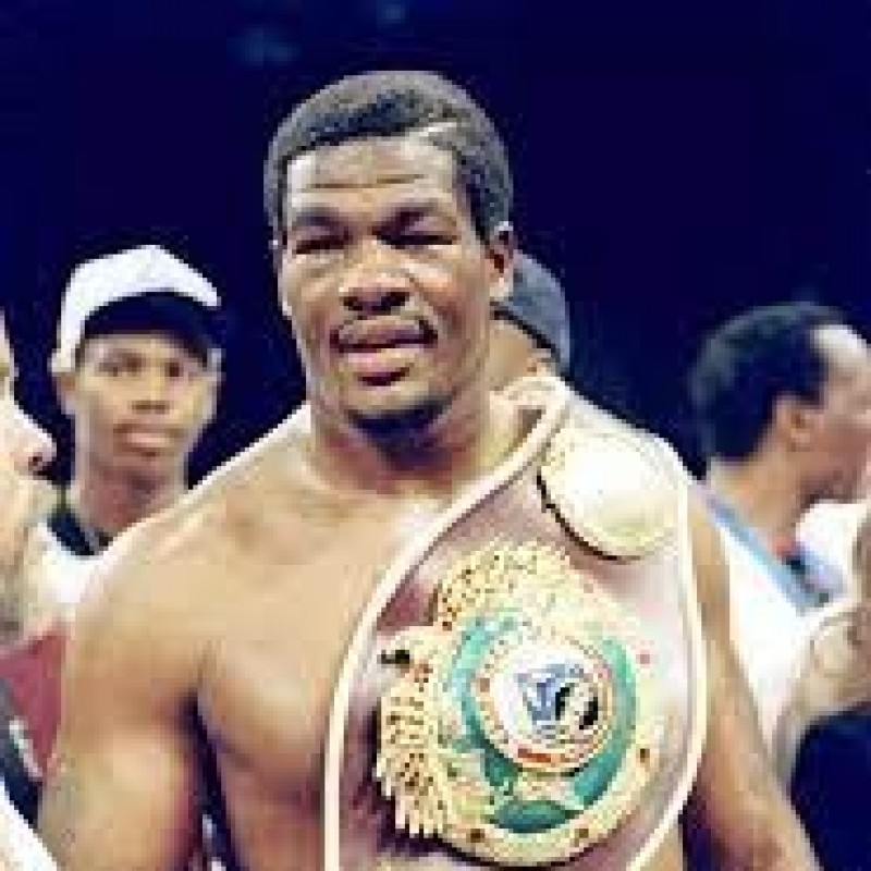 Guantone autografato da Riddick Bowe 