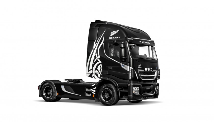 Unique New Stralis XP All Blacks, TCO2Champion, signed by the team: support Unicef and meet the All Blacks