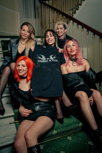 T-Shirt "Bambole di Pezza" - Autografata dalle Bambole di Pezza a Sanremo 2026