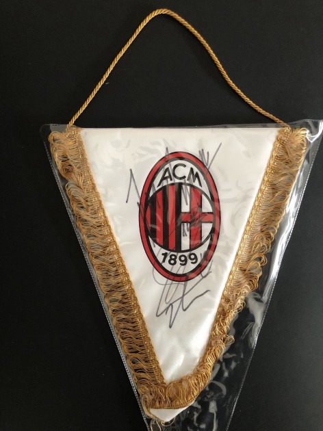 Official AC Milan Pennant, 2022/23 - Signed by the Players