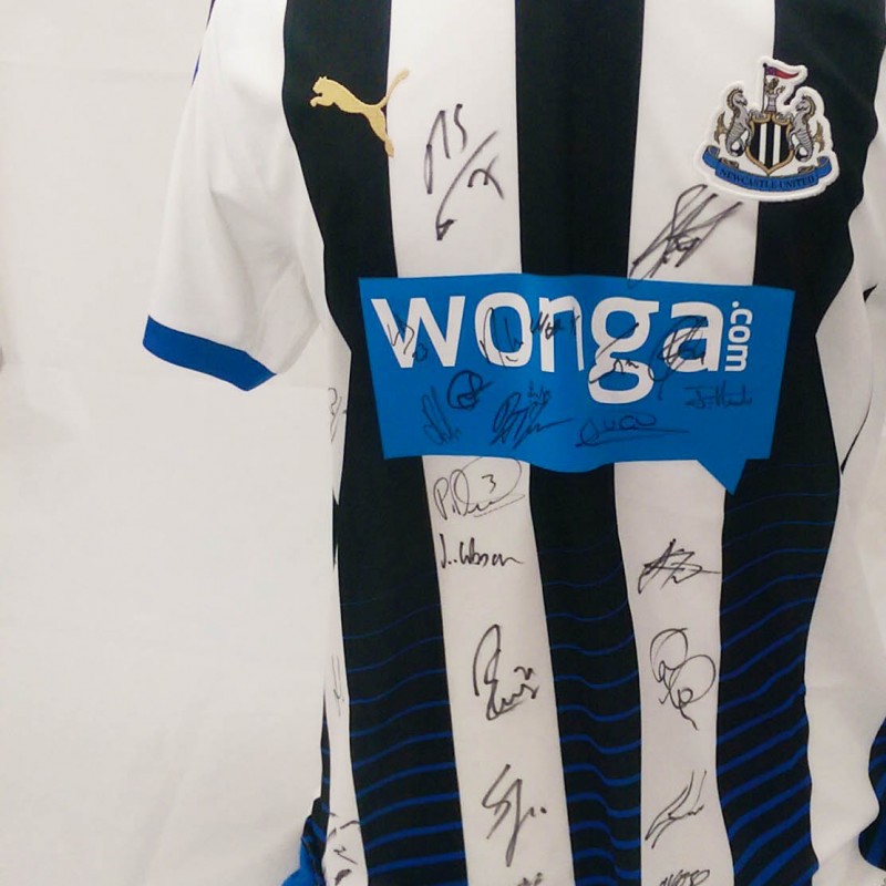 Newcastle United 2015/16 Shirt Signed by the Squad
