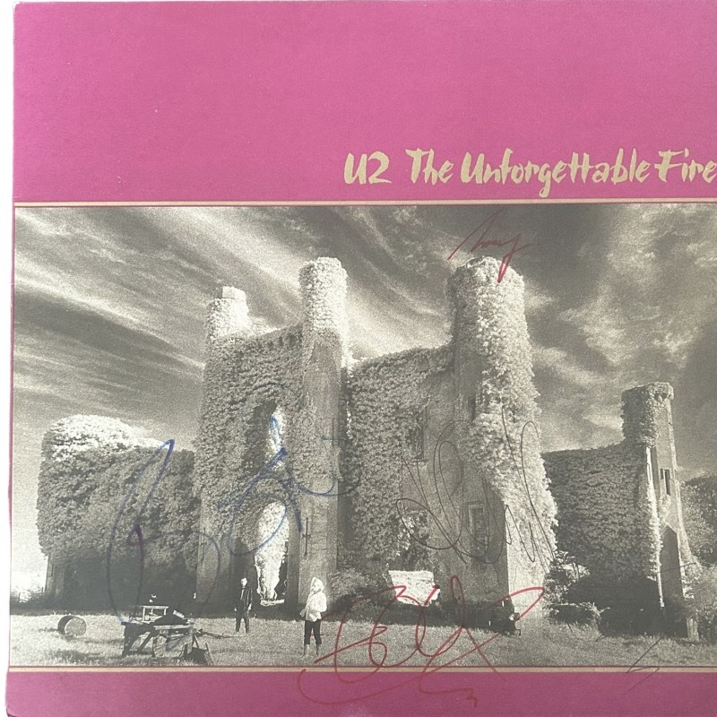 LP in vinile firmato "The Unforgettable Fire" degli U2