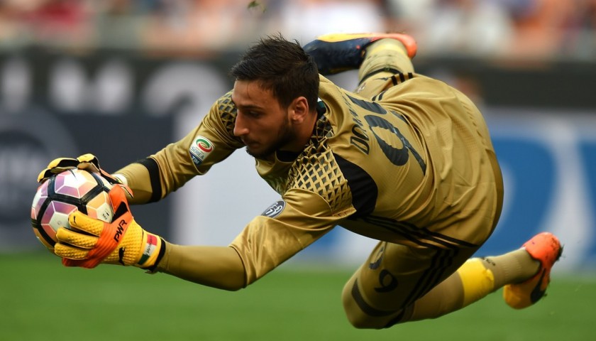 Donnarumma's Match-Issued Gloves, Serie A 2016/17