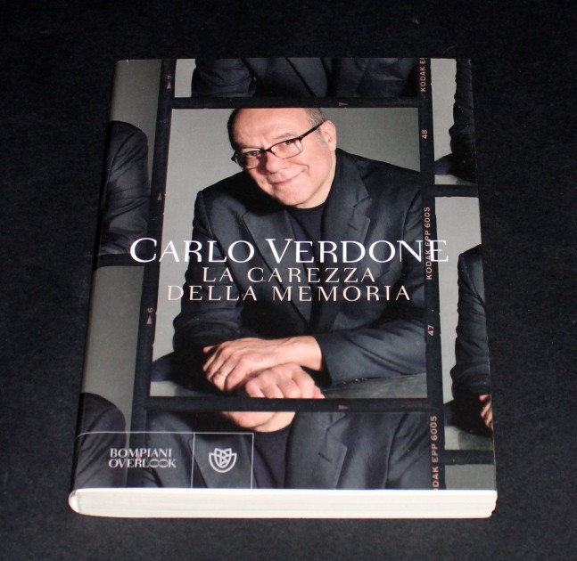 Book 'La carezza della memoria' signed by Carlo Verdone