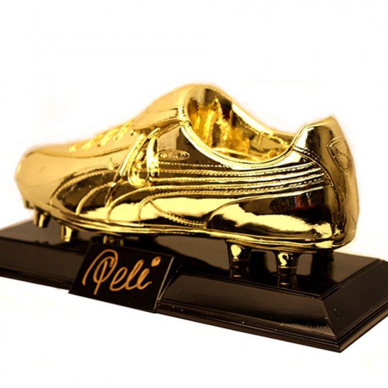 Scarpa dorata autografata da Pelé