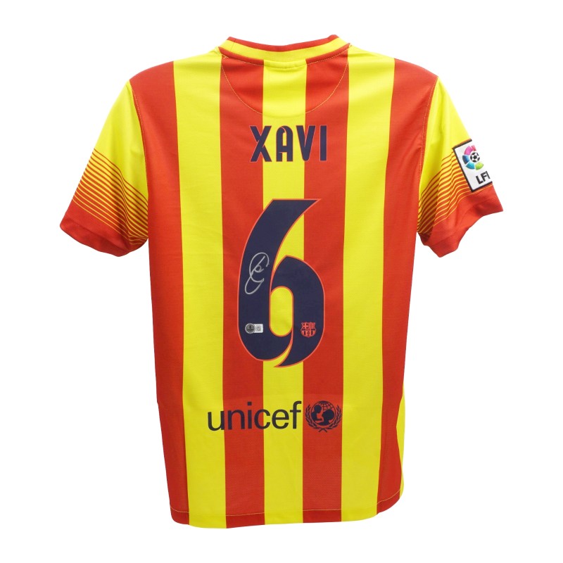 Replica della maglia del Barcellona firmata da Xavi Hernandez