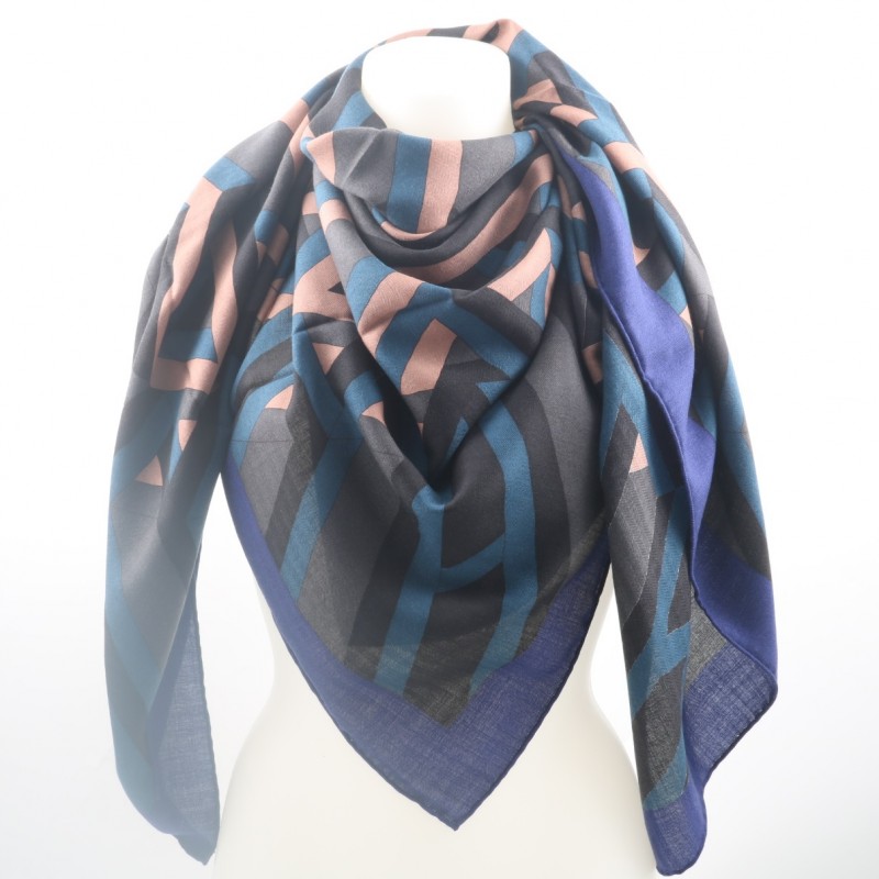 Win an exclusive Silk and Cashmere Foulard by Hermès