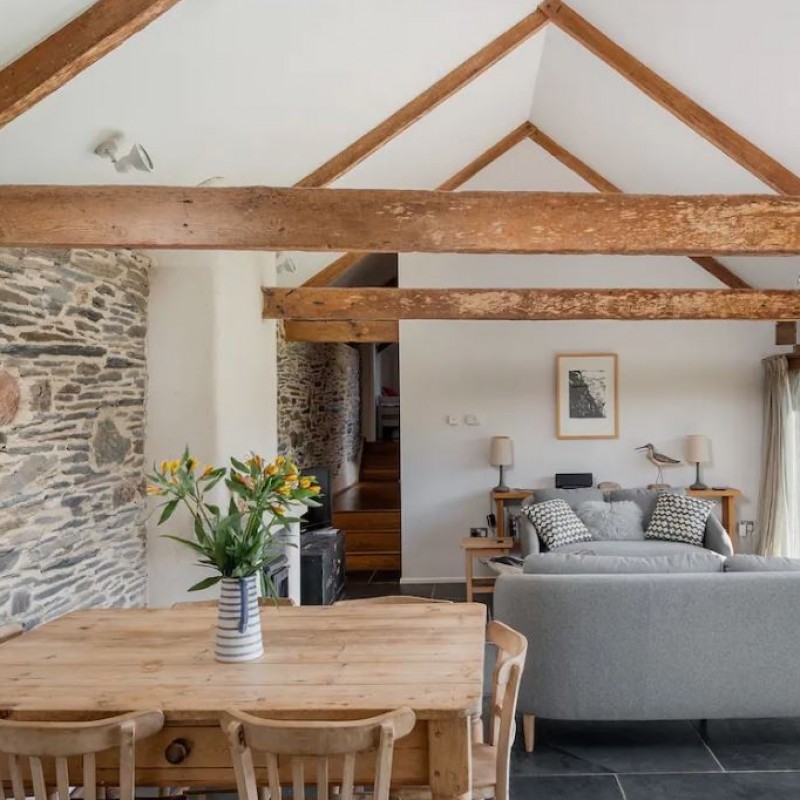 One Week Stay for Four in Luxury Barn in Cornwall