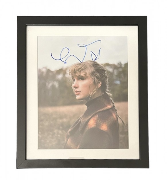 Taylor Swift Signed Photograph