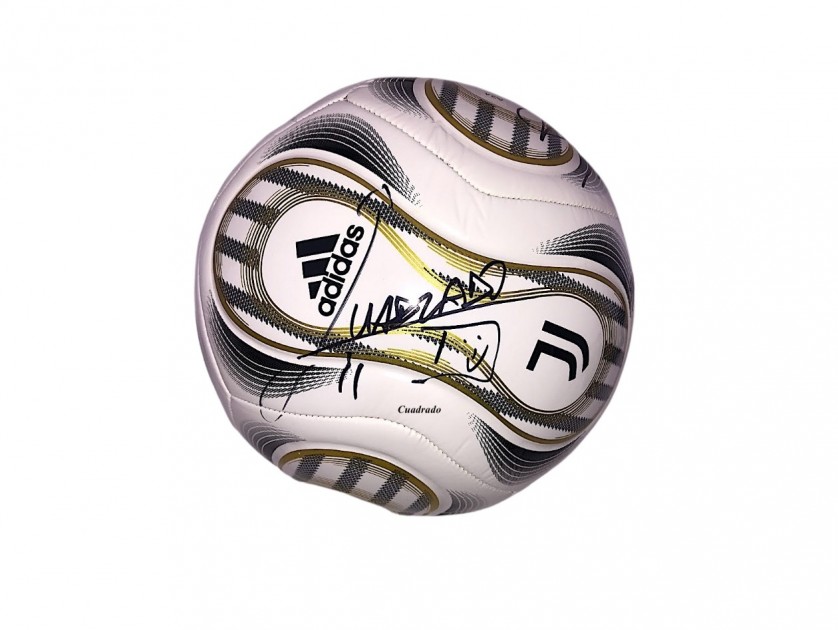 Pallone ufficiale Juventus, 2022/23 - Autografato dai giocatori -  CharityStars
