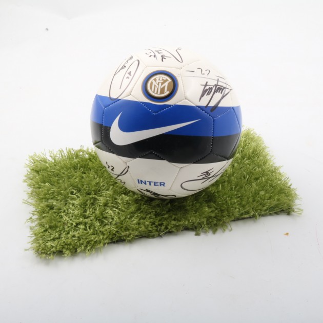 Official Inter 2015/16 ball, signed
